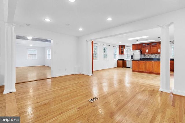 6138 BEACHWAY DR, Falls Church, VA 22041