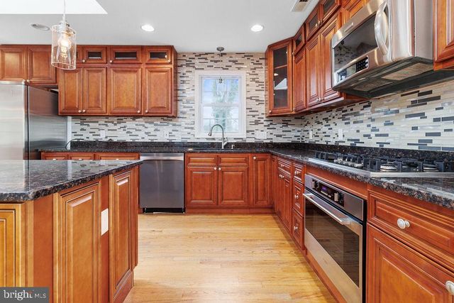 6138 BEACHWAY DR, Falls Church, VA 22041