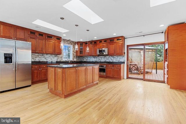 6138 BEACHWAY DR, Falls Church, VA 22041