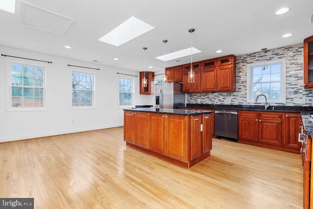 6138 BEACHWAY DR, Falls Church, VA 22041