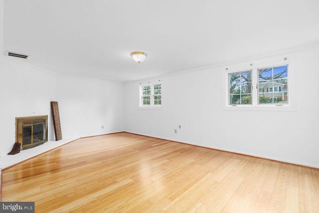 6138 BEACHWAY DR, Falls Church, VA 22041