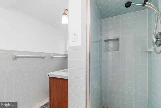 6138 BEACHWAY DR, Falls Church, VA 22041
