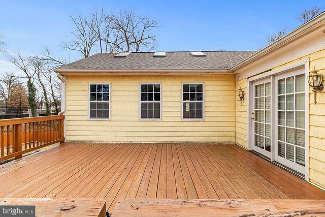 6138 BEACHWAY DR, Falls Church, VA 22041