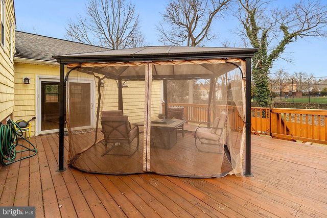 6138 BEACHWAY DR, Falls Church, VA 22041