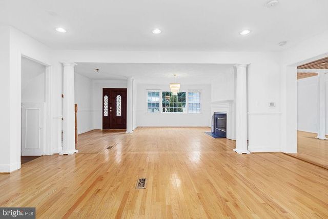 6138 BEACHWAY DR, Falls Church, VA 22041