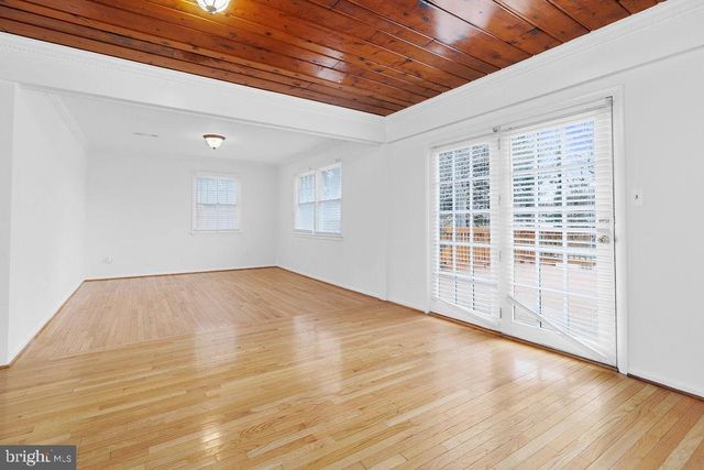 6138 BEACHWAY DR, Falls Church, VA 22041