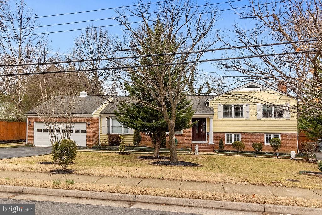 6138 BEACHWAY DR, Falls Church, VA 22041
