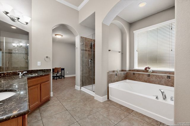 23330 Bison Cyn, San Antonio, TX 78261