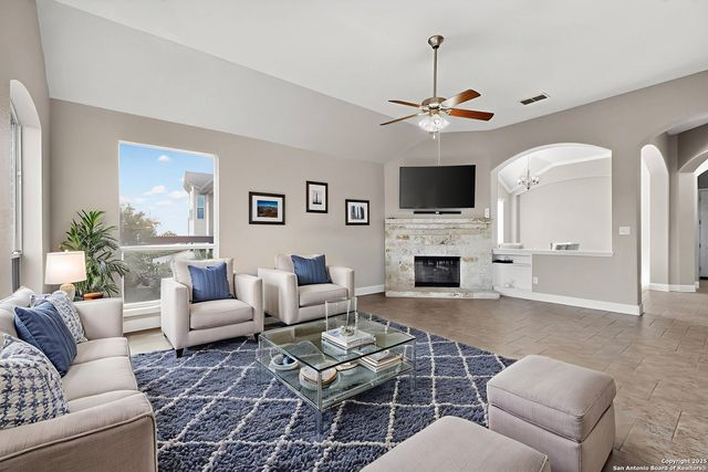 23330 Bison Cyn, San Antonio, TX 78261