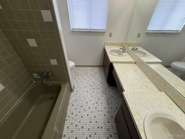 34660 Macdonald Drive, Sterling Heights, MI 48310