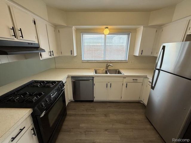 34660 Macdonald Drive, Sterling Heights, MI 48310