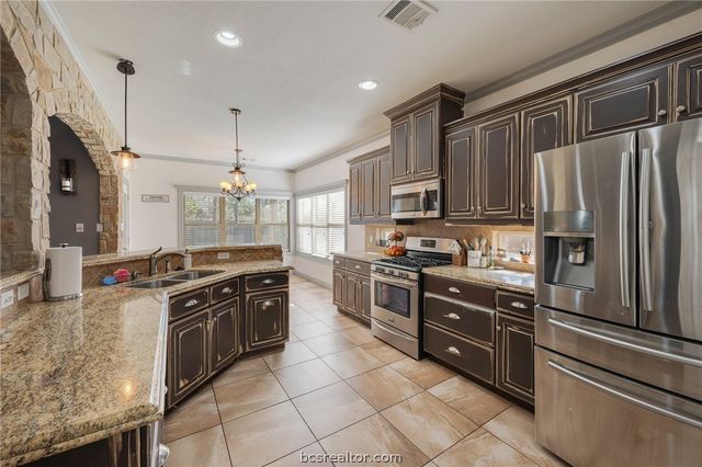 2912 Ascot Court, Bryan, TX 77808