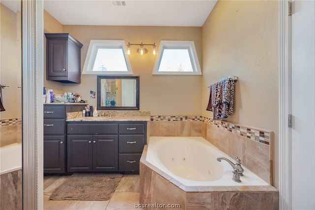 2912 Ascot Court, Bryan, TX 77808