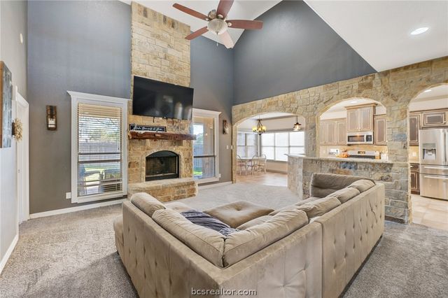 2912 Ascot Court, Bryan, TX 77808