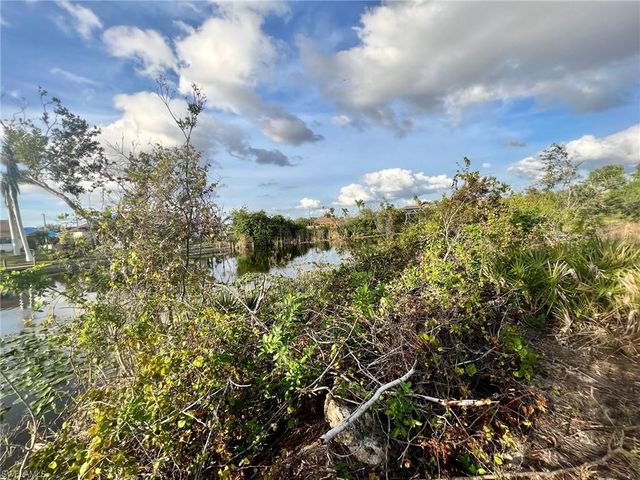 1430 NW 24th PL, Cape Coral, FL 33993