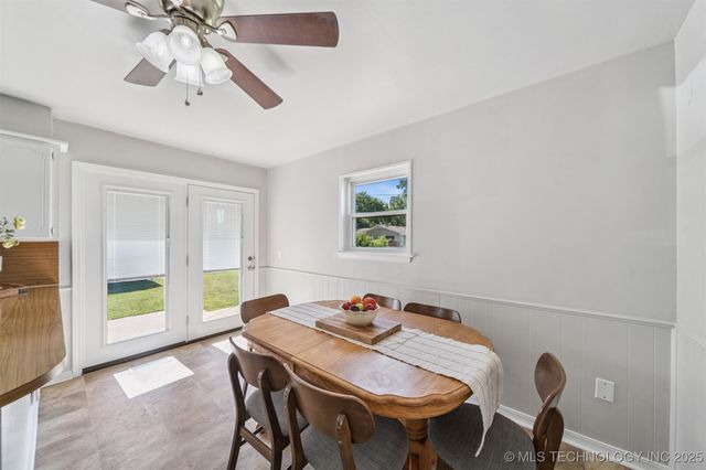 1377 S WORTMAN Avenue, Claremore, OK 74017