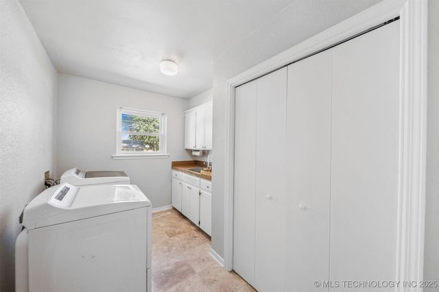 1377 S WORTMAN Avenue, Claremore, OK 74017