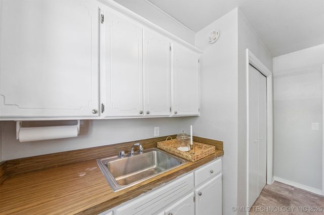 1377 S WORTMAN Avenue, Claremore, OK 74017