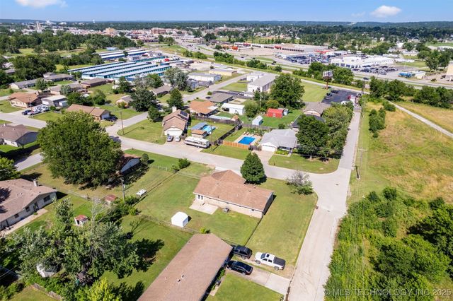 1377 S WORTMAN Avenue, Claremore, OK 74017