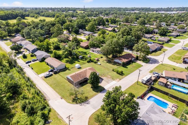 1377 S WORTMAN Avenue, Claremore, OK 74017