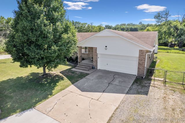 1377 S WORTMAN Avenue, Claremore, OK 74017