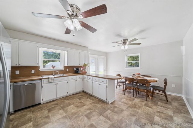 1377 S WORTMAN Avenue, Claremore, OK 74017