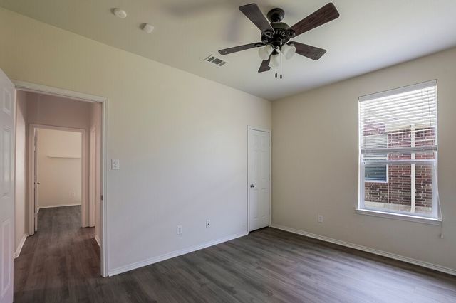 807 Bastrop Drive, Arlington, TX 76002