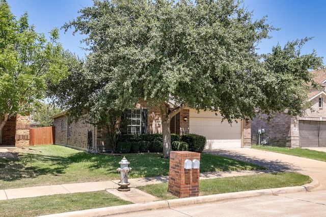 807 Bastrop Drive, Arlington, TX 76002