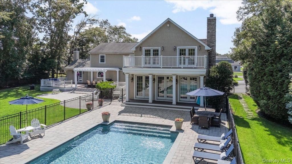 7 The Keel, East Islip, NY 11730 — photo 2