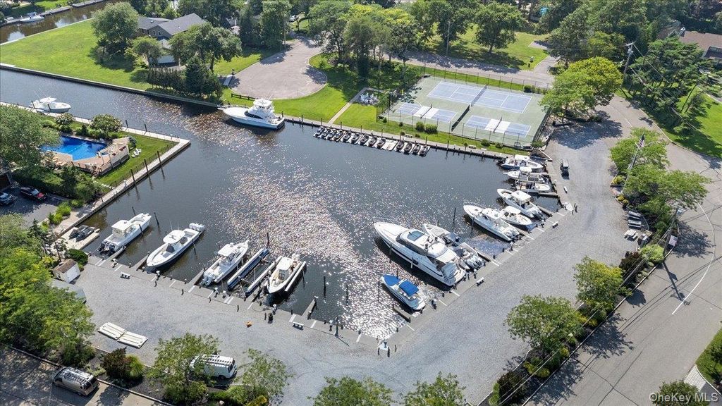 7 The Keel, East Islip, NY 11730 — photo 3
