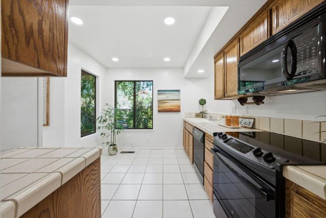 22475 Mcclellan Road, Cupertino, CA 95014