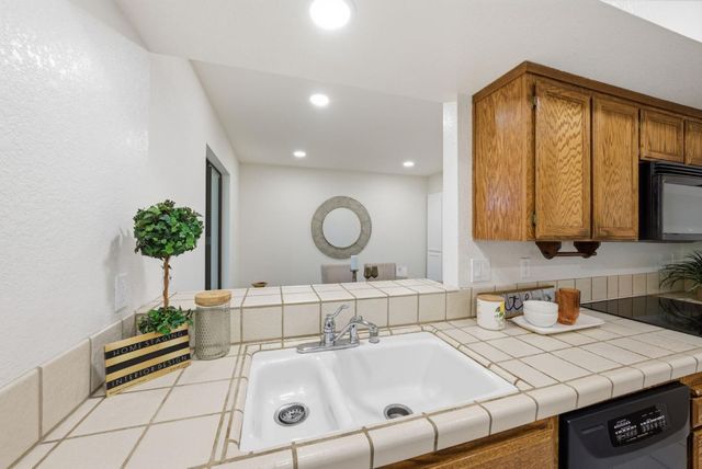 22475 Mcclellan Road, Cupertino, CA 95014