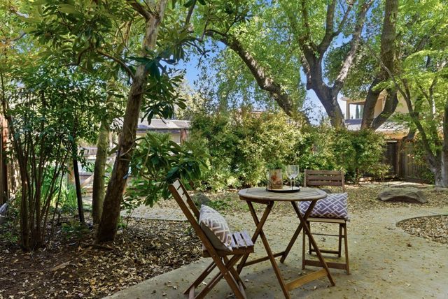 22475 Mcclellan Road, Cupertino, CA 95014