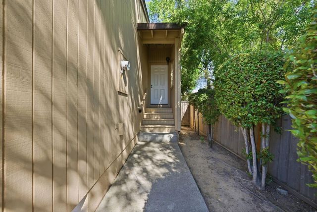 22475 Mcclellan Road, Cupertino, CA 95014