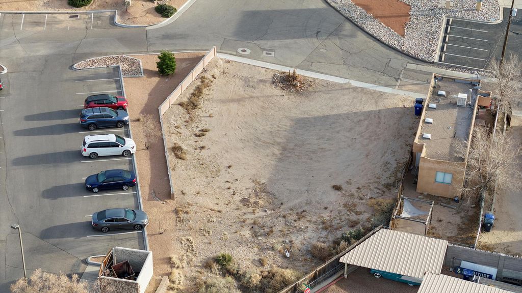 527 SLATE Avenue NE, Albuquerque, NM 87102