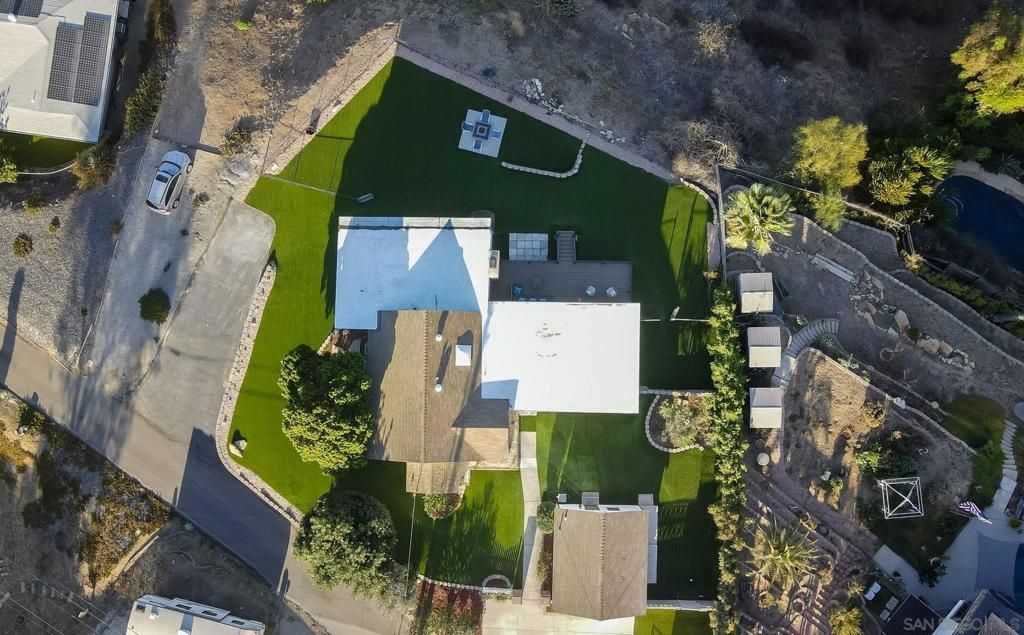 Image 11 of property listing at 9465 Emerald Grove Ave, Lakeside, CA 92040