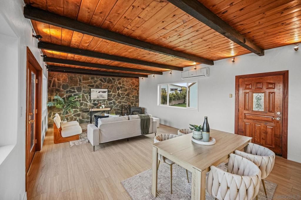 Image 19 of property listing at 9465 Emerald Grove Ave, Lakeside, CA 92040