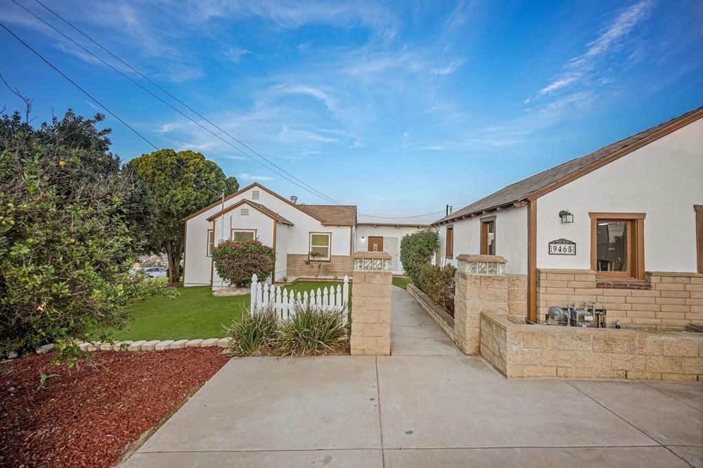 Image 2 of property listing at 9465 Emerald Grove Ave, Lakeside, CA 92040