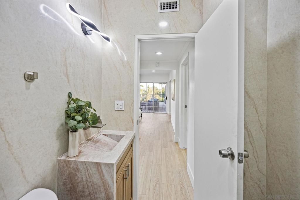 Image 35 of property listing at 9465 Emerald Grove Ave, Lakeside, CA 92040