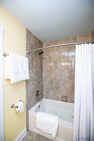 401 Second Ave, Farmville, VA 23901