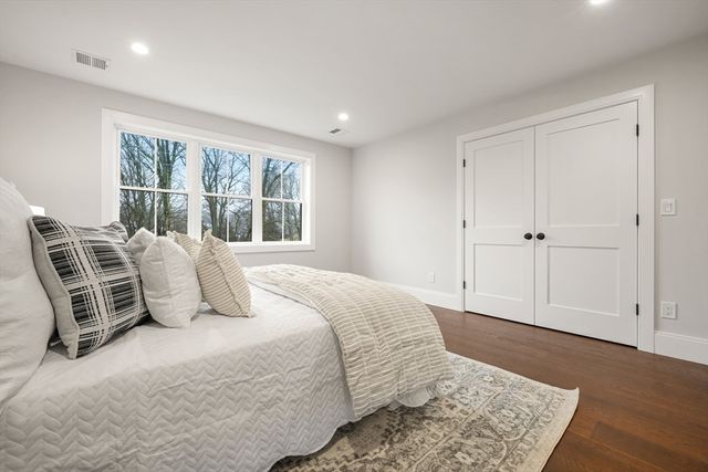 16 Wayside Court, Natick, MA 01760