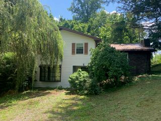 60 Grover Whitehead Road, Whitley City, KY 42653