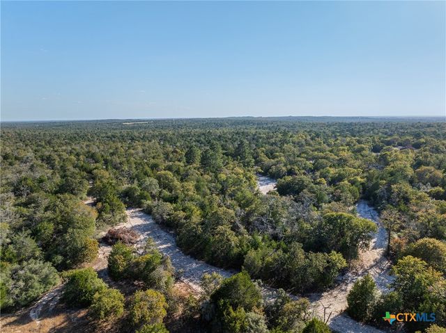 555 Altamira Lane, Dale, TX 78616