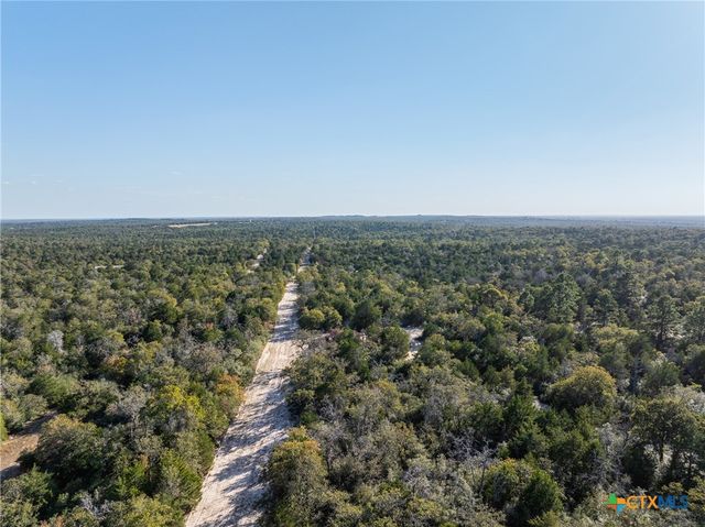 555 Altamira Lane, Dale, TX 78616