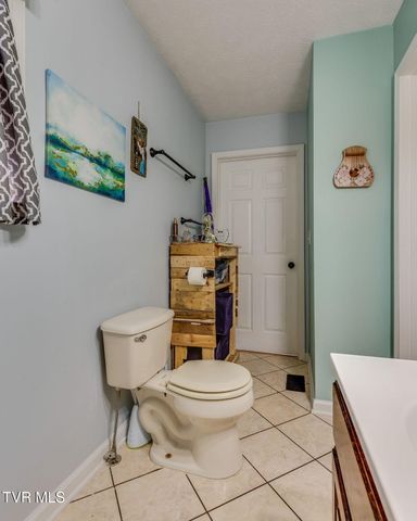 1214 Independence Avenue, Mount Carmel, TN 37645