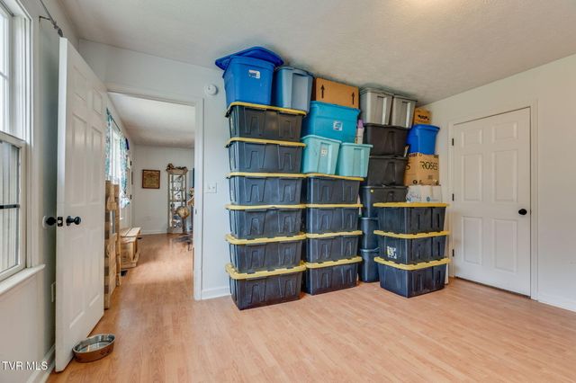 1214 Independence Avenue, Mount Carmel, TN 37645