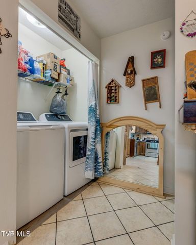 1214 Independence Avenue, Mount Carmel, TN 37645