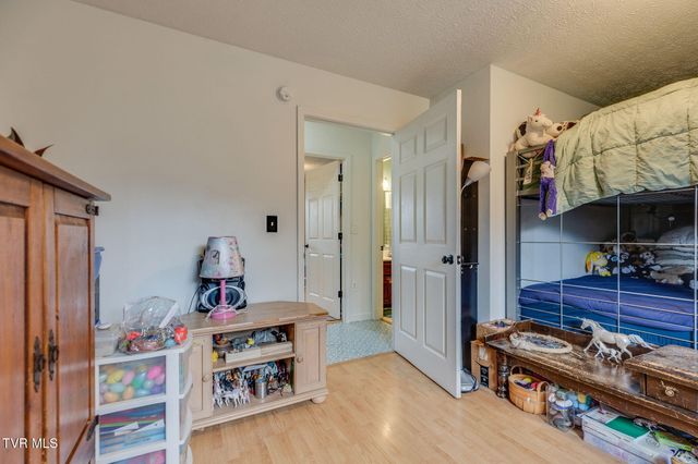 1214 Independence Avenue, Mount Carmel, TN 37645