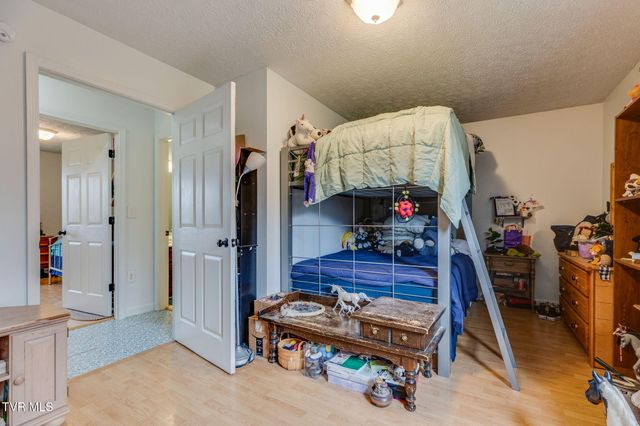 1214 Independence Avenue, Mount Carmel, TN 37645