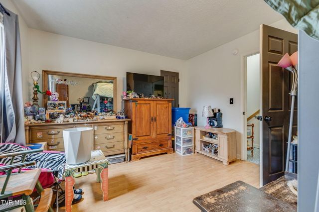 1214 Independence Avenue, Mount Carmel, TN 37645